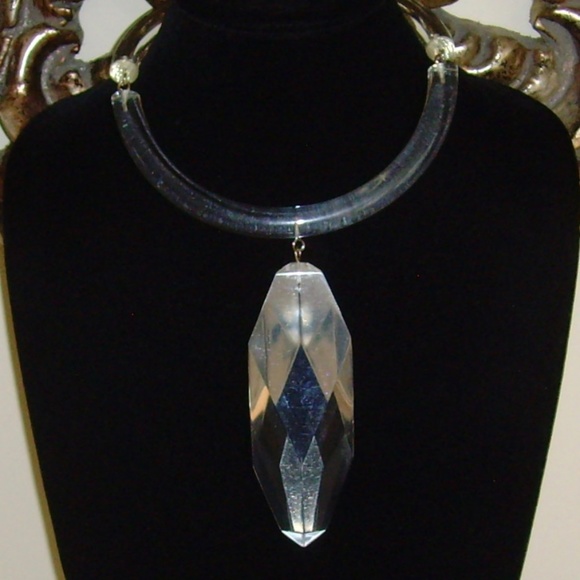Judith Hendler Clear Lucite Collar Necklace - Picture 15 of 16